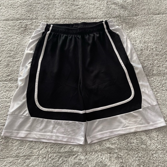 NYC 2000 Men’s Shorts size XL - Picture 1 of 2